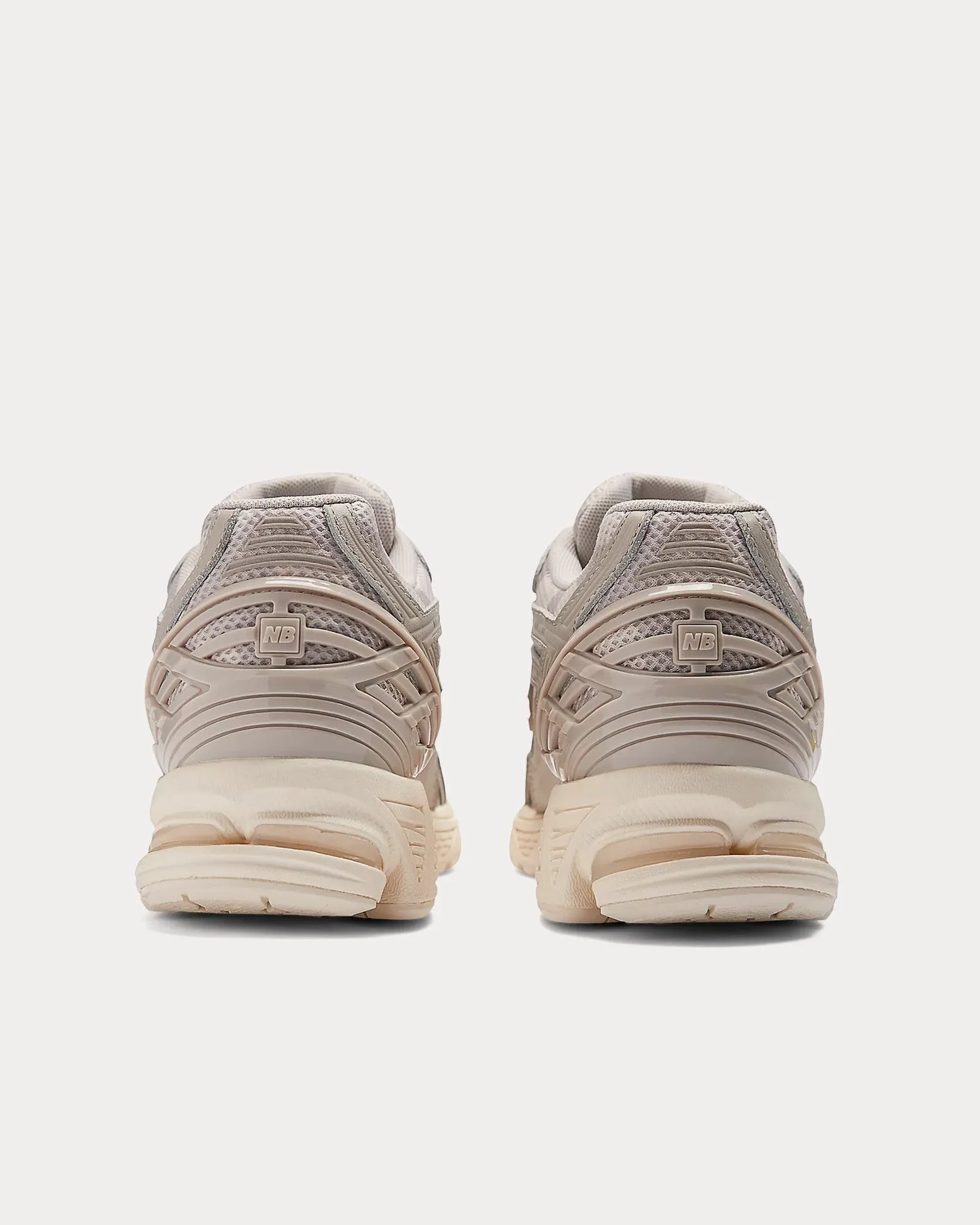 1906r Moonrock / Linen Low Top Sneakers