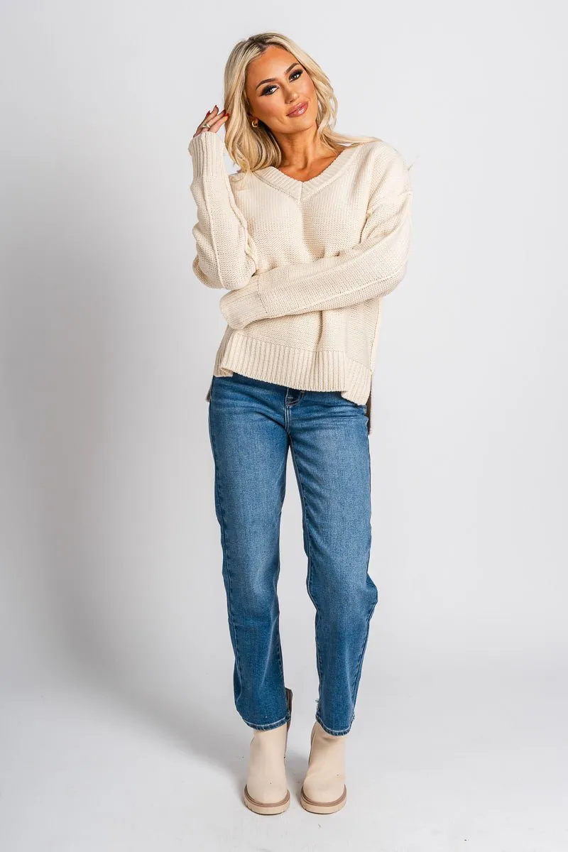 V-neck chunky sweater cream