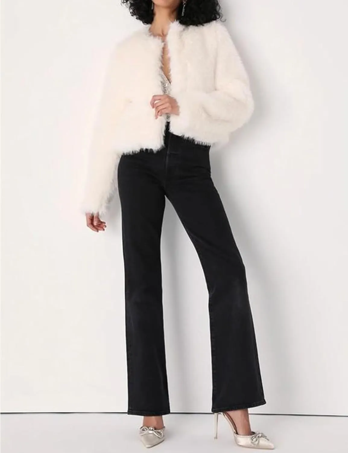 Wyeysyt Women's Cropped Faux Fur Jacket Winter Fashion Long Sleeve Open Front Cardigan Fluffy Shaggy Warm Short Coat