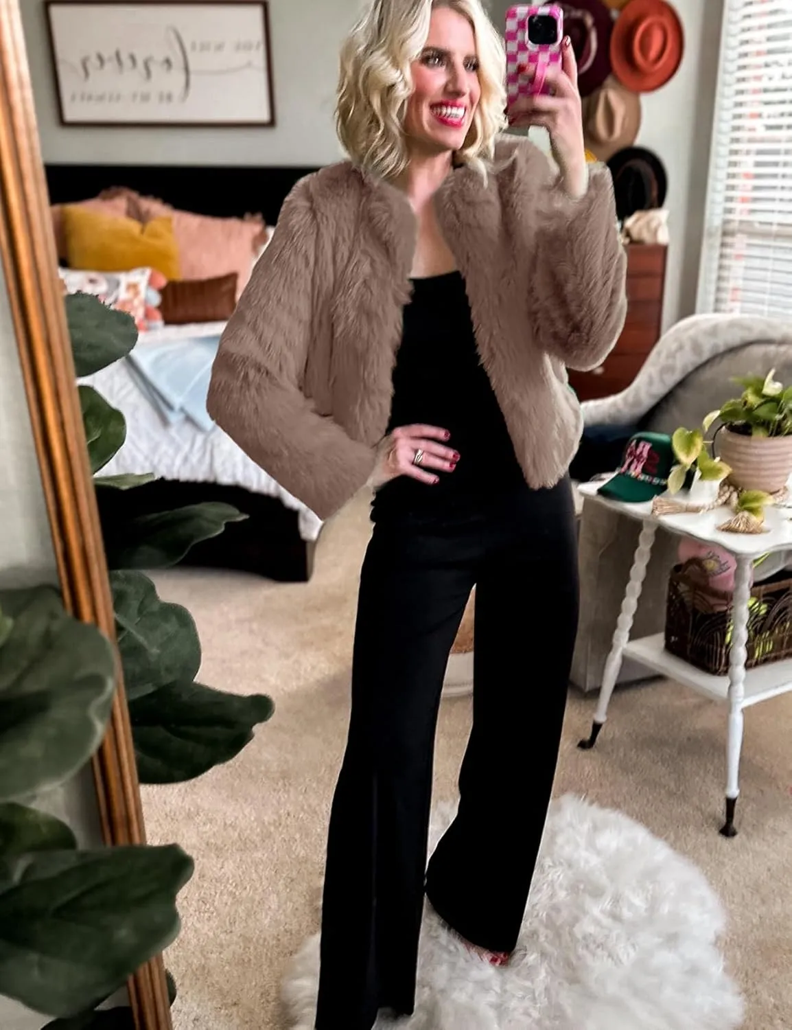 Wyeysyt Women's Cropped Faux Fur Jacket Winter Fashion Long Sleeve Open Front Cardigan Fluffy Shaggy Warm Short Coat